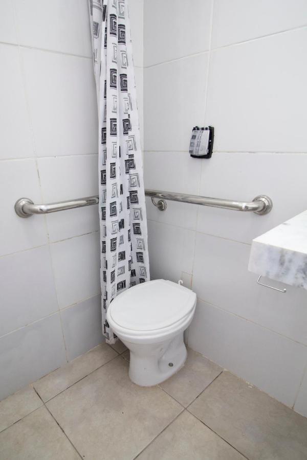 Oyo Hotel App, Goiania Bagian luar foto